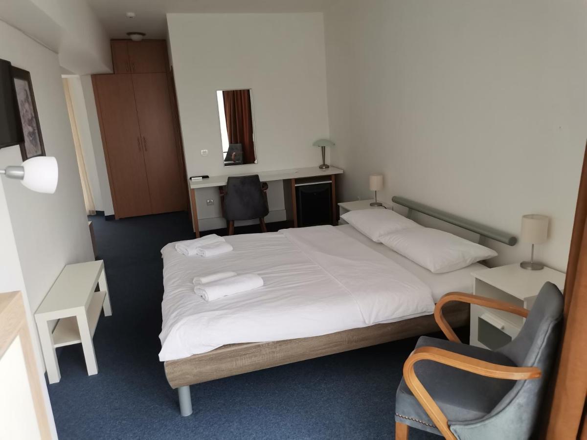 Plaza Otel Varvarin Dış mekan fotoğraf