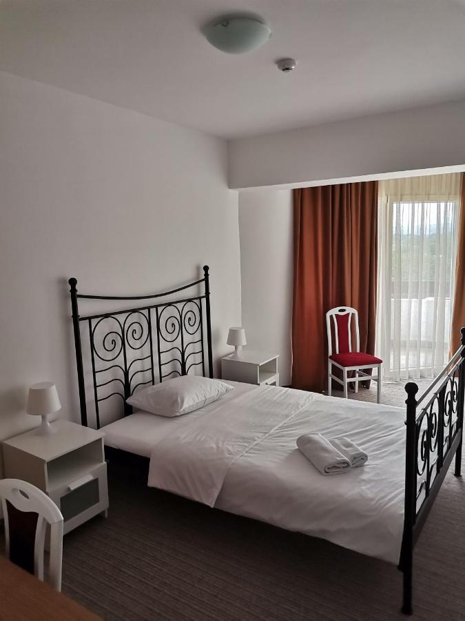 Plaza Otel Varvarin Dış mekan fotoğraf