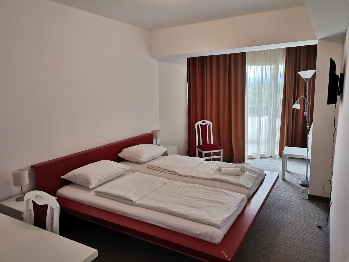 Plaza Otel Varvarin Dış mekan fotoğraf