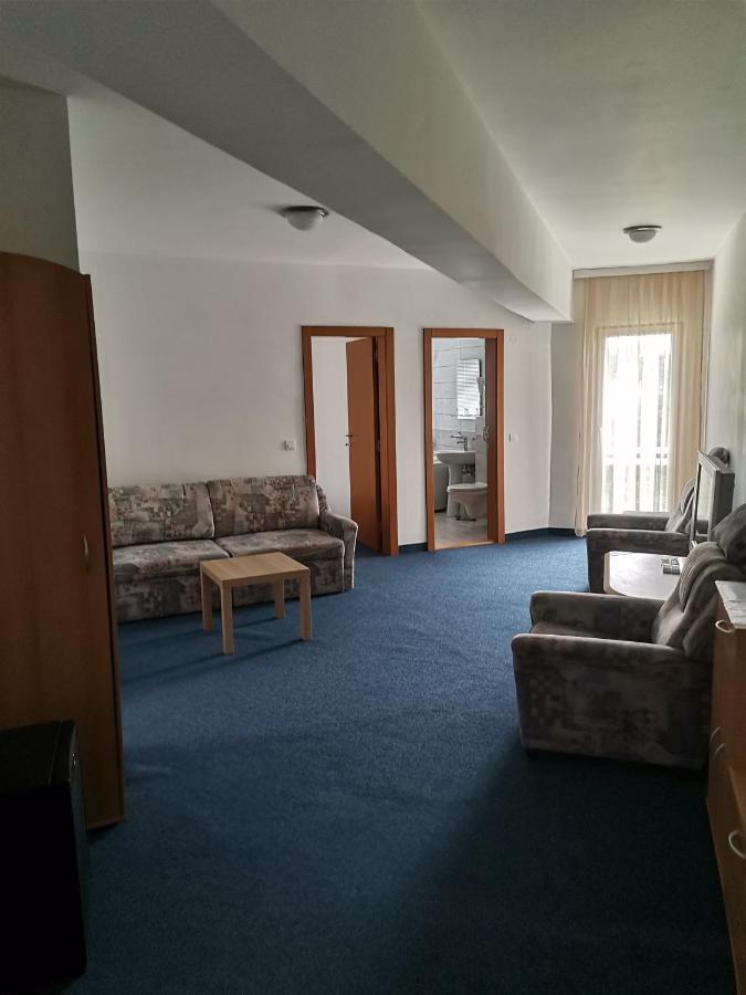Plaza Otel Varvarin Dış mekan fotoğraf